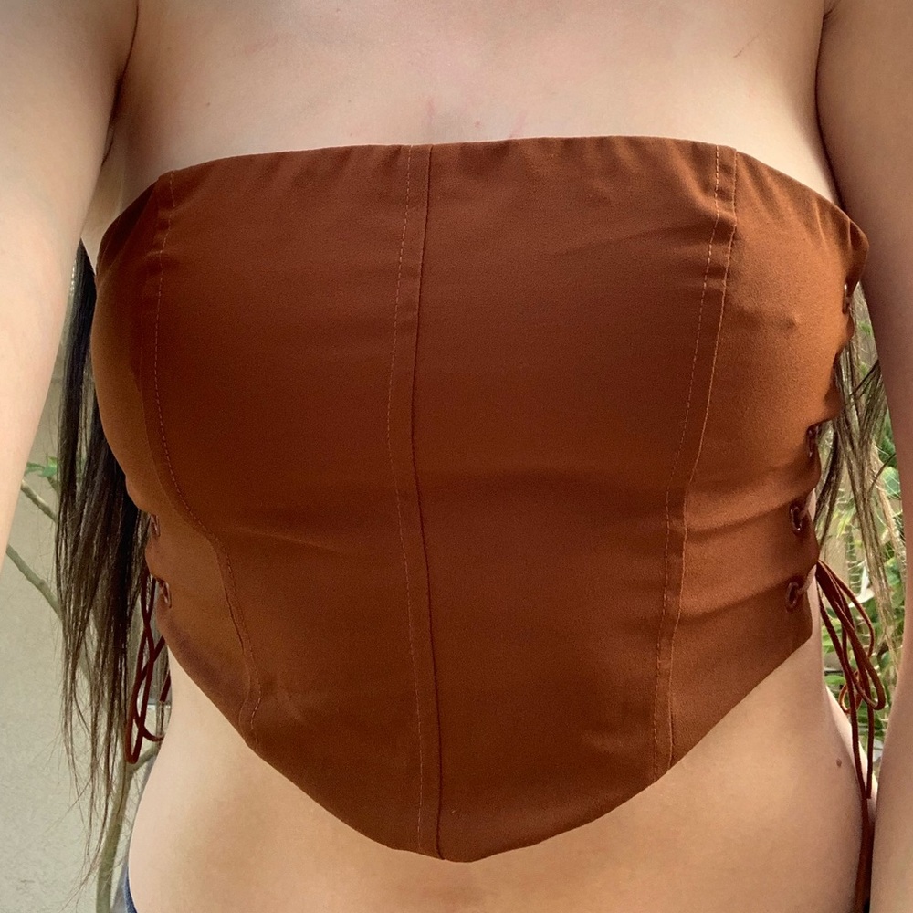 Double sided lace up crop - Picture 4 of 5